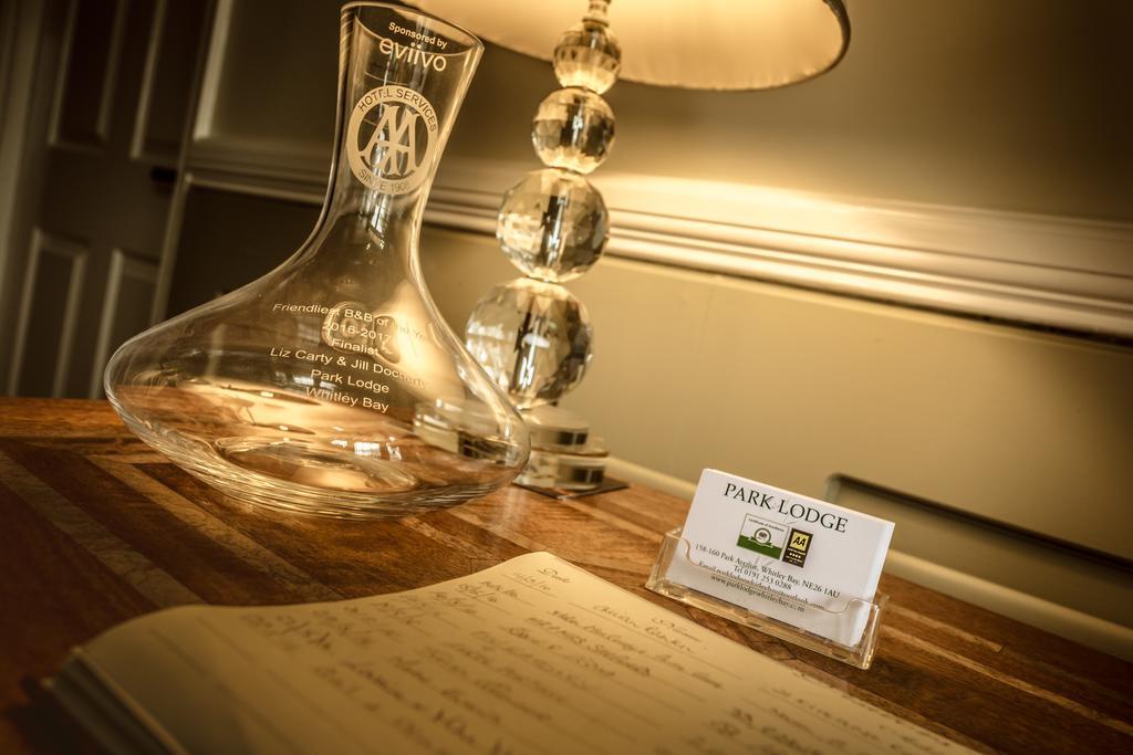 Park Lodge Guest House Уитли-Бей Экстерьер фото